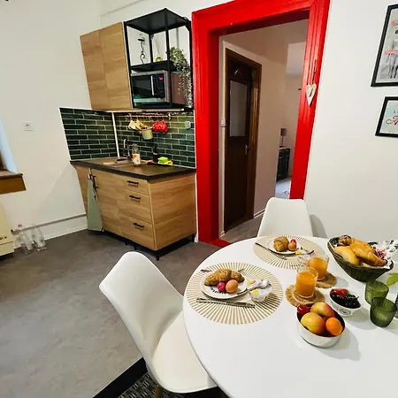 شقة Hedra Apartman