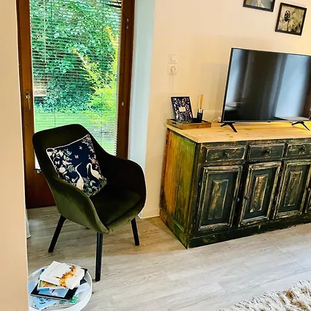 Hedra Apartman شقة *