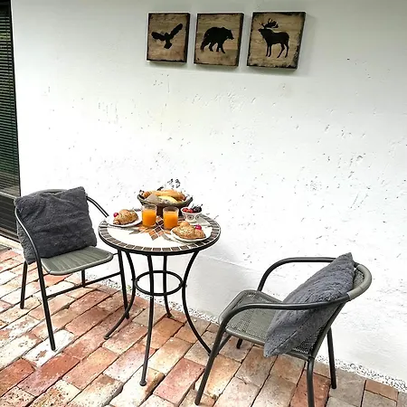 Hedra Apartman شقة *